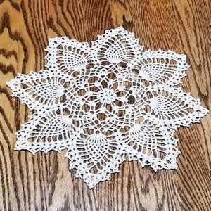 New Hand Crafted 14 3/4" Center Pineapple Natural Colored Doily